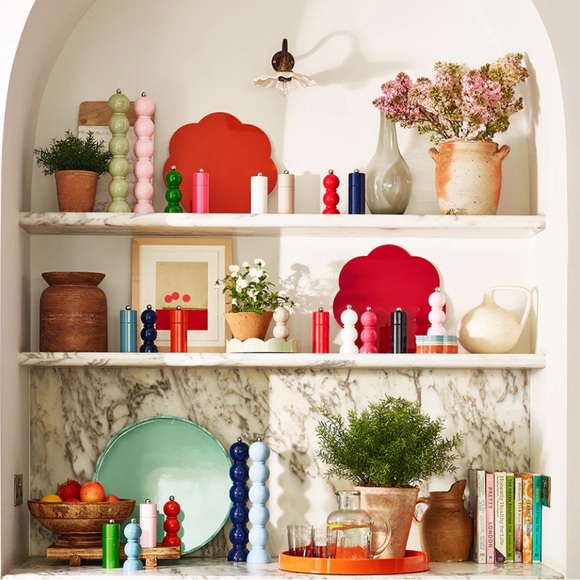 Addison Ross Sleek Black salt or Pepper Grinder - Picture 2 of 6